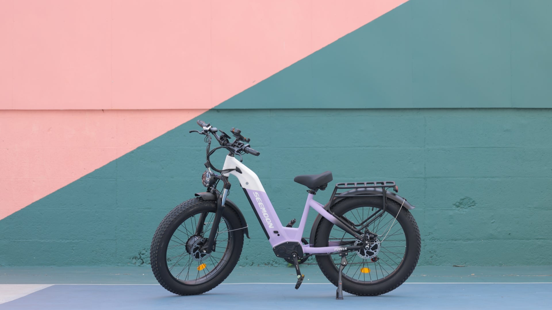 The SM156 boasts a peak power of up to 3000W, maximizing performance.